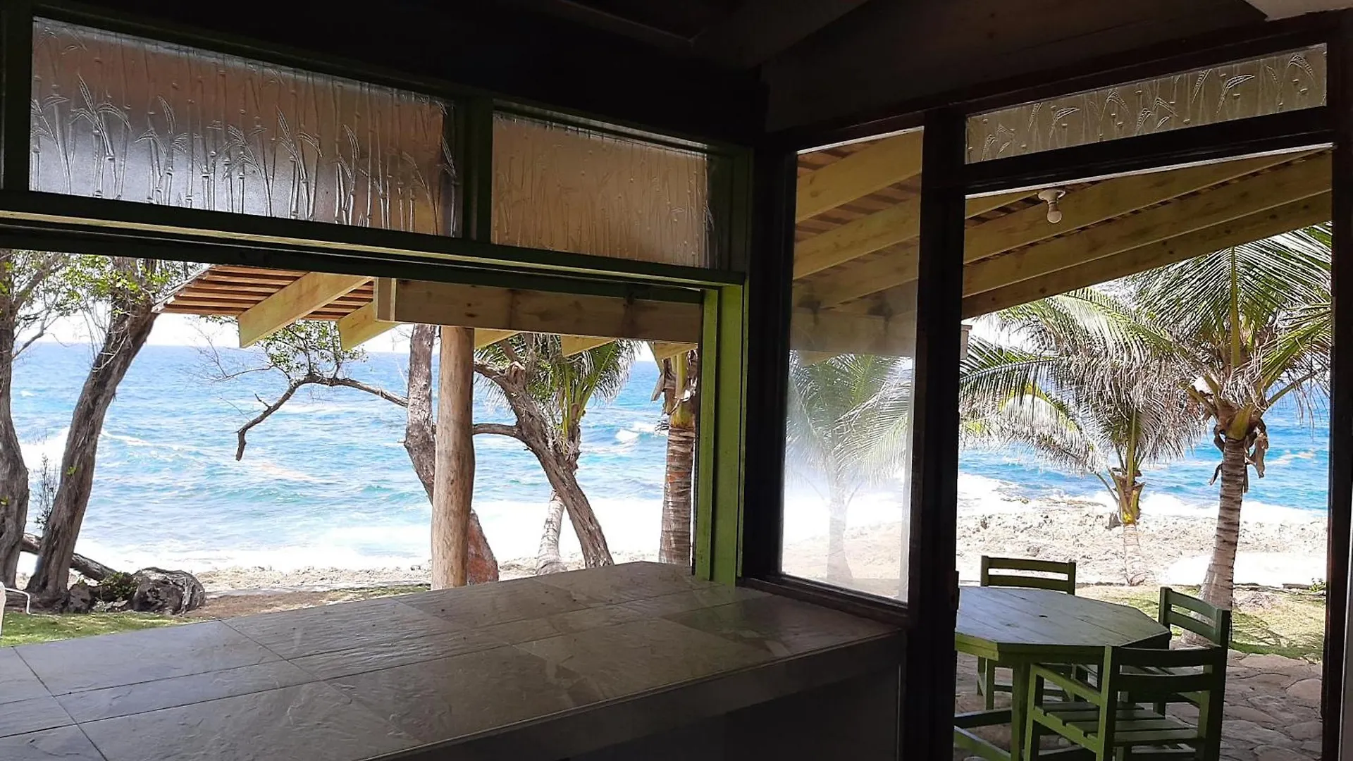 Robins Bay 草莓田联合宾馆酒店 2*, Robins Bay