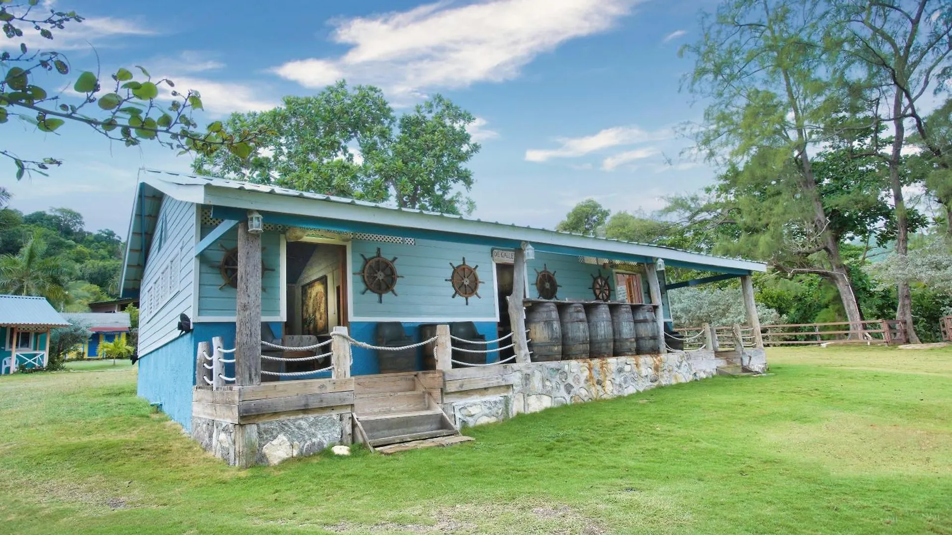 Robins Bay 草莓田联合宾馆酒店 2*, Robins Bay