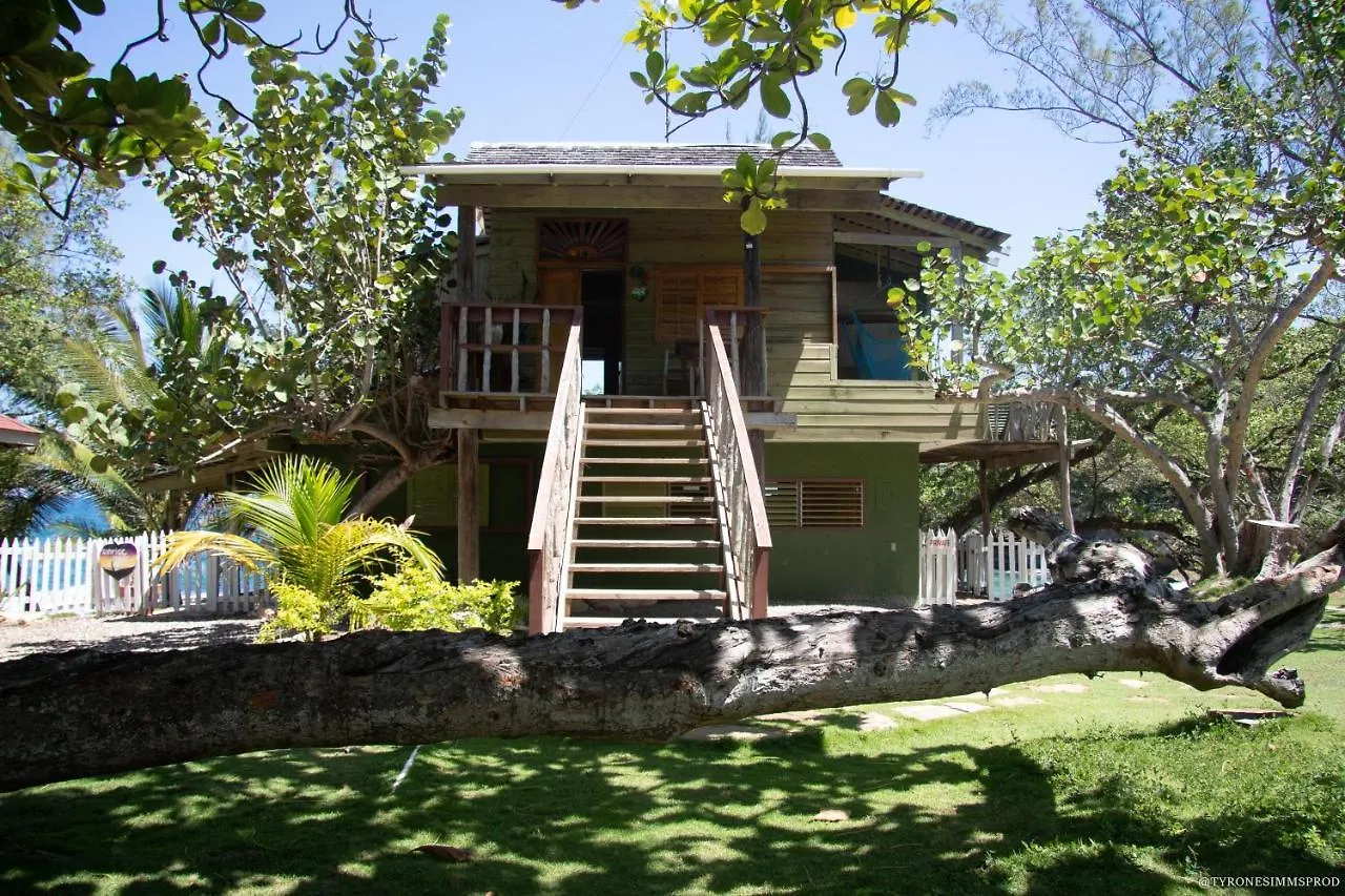 Robins Bay 草莓田联合宾馆酒店 2*, Robins Bay